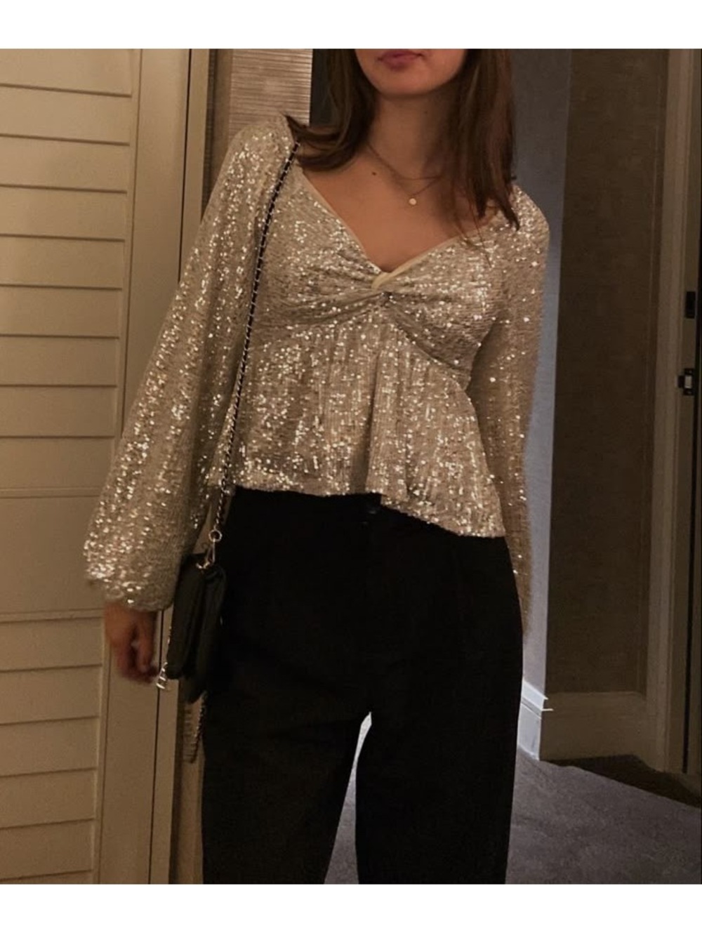 Mi Ami Silver Sequin Balloon Sleeve Top – Size Large.
